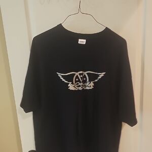 Gildan XXL Black Tee with Vogue International Winged Graphic Design